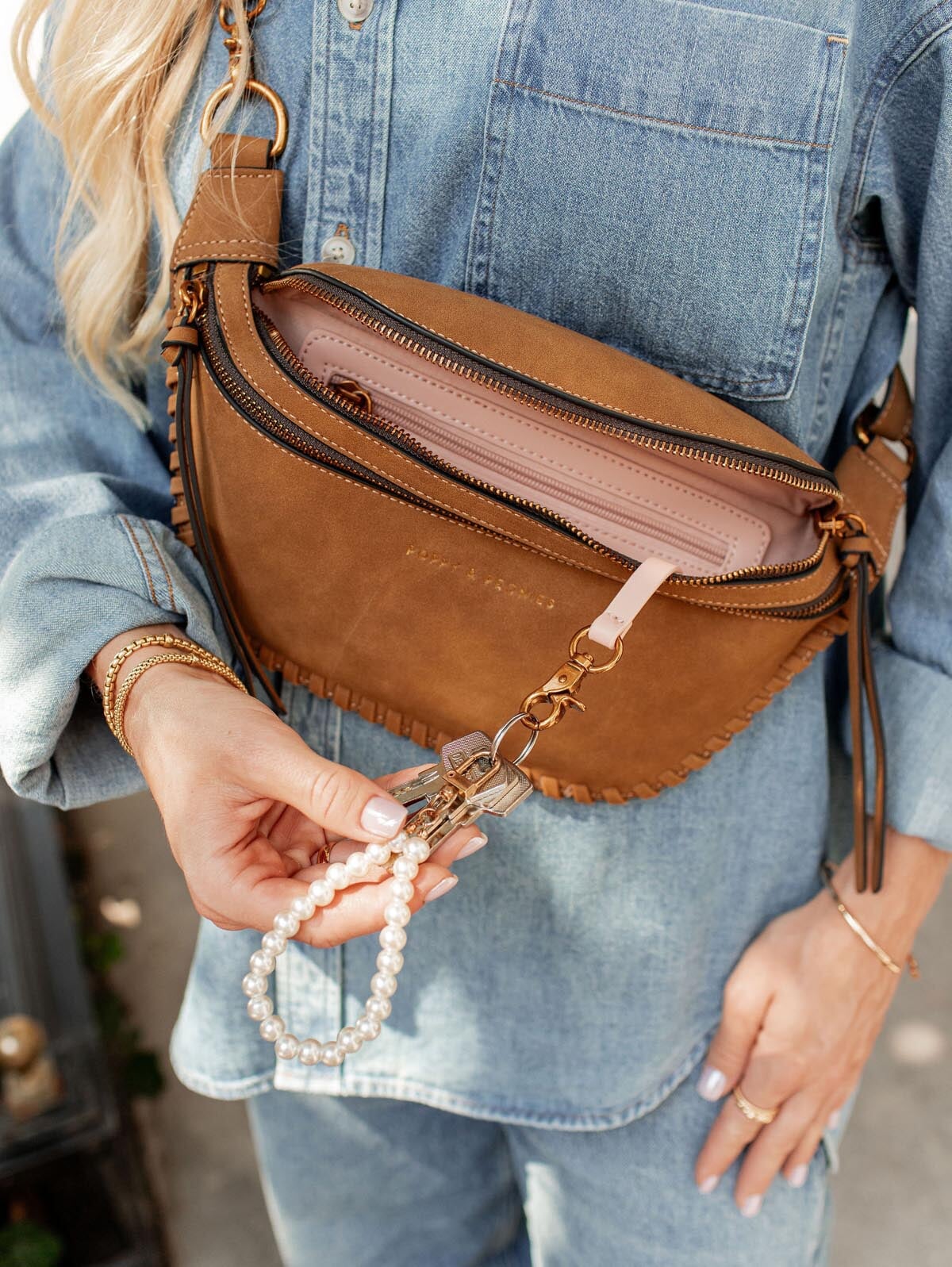 The Desert Crossbody Cognac - Image 9