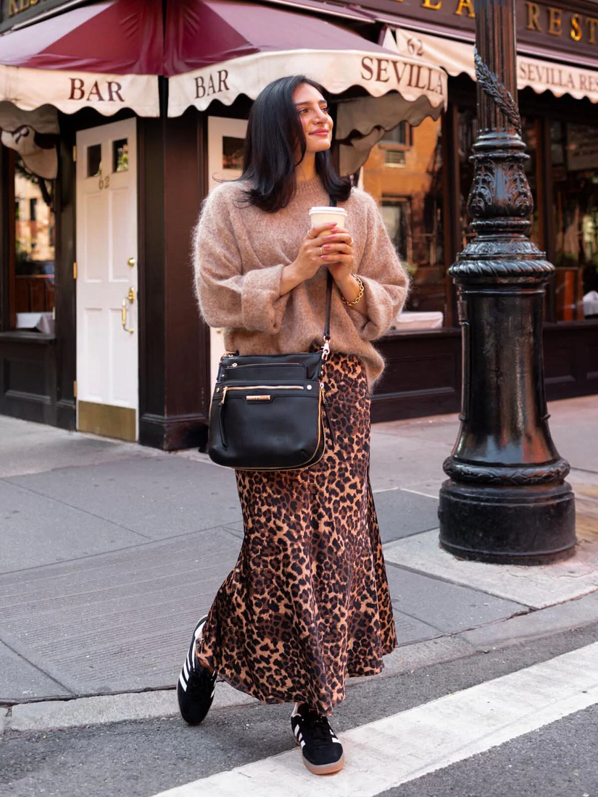 the EVERYDAY CROSSBODY black - Image 2