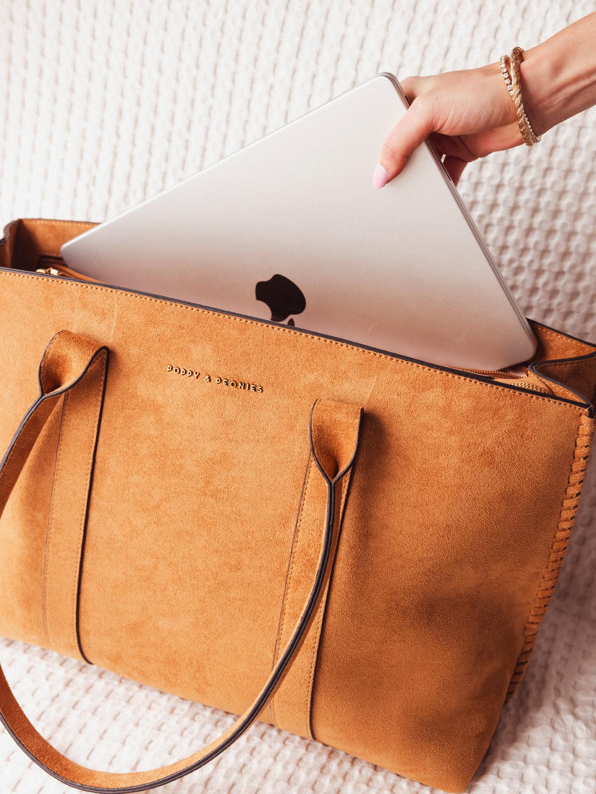 The Meadow Tote Cognac Suede - Image 4